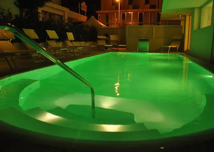 Alexander Hotell 3*